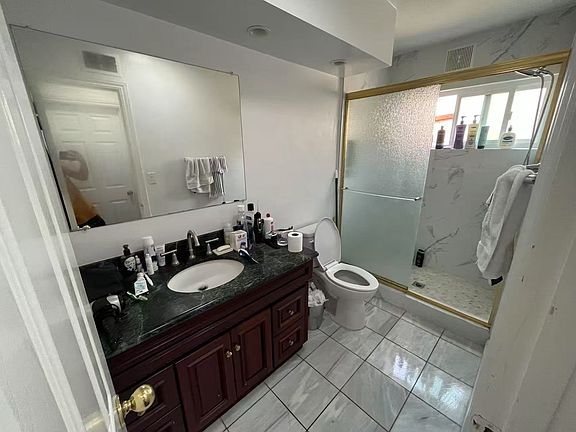 5th image of 7875 Ardath Ln