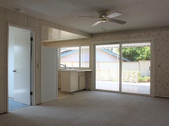 4th image of 2157 Fairmont Dr