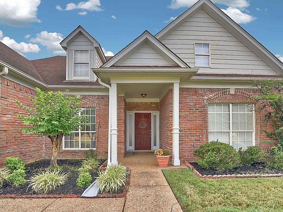 3rd image of 6704 Crystal Dr