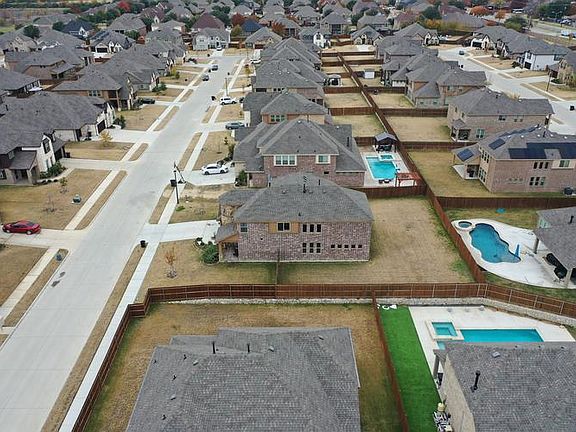 2nd image of 1009 Vista Ln