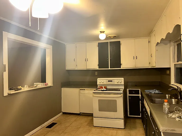 Coker Dr — Photo 14