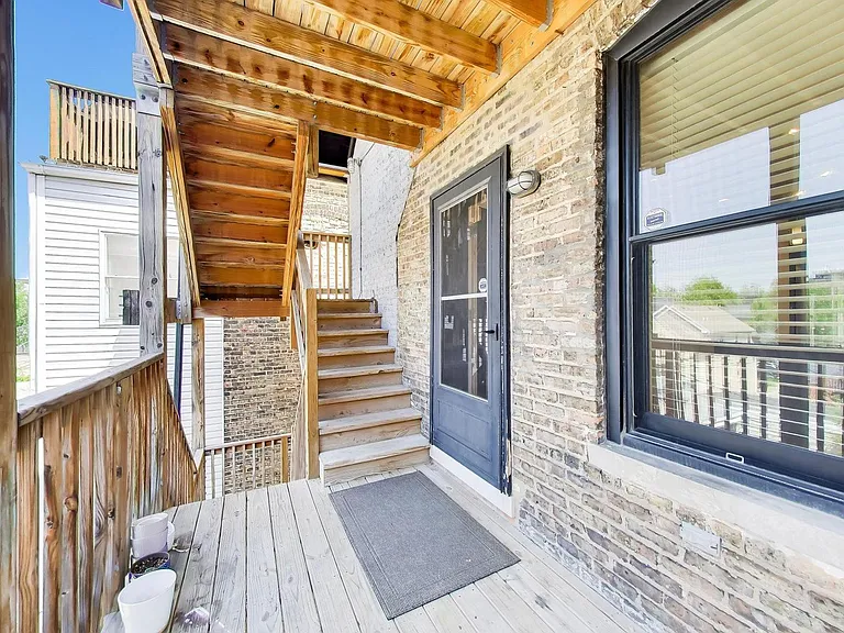2132 N Oakley Ave #3 — Photo 12