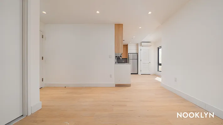 Rented by Nooklyn NYC LLC | media 43