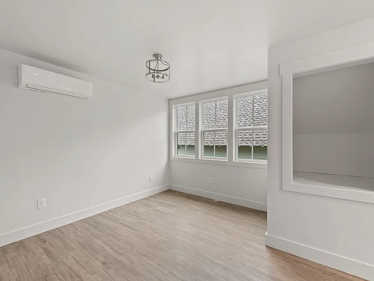 709 Jefferson St — Photo 20
