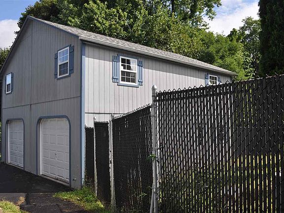 3rd image of 60 Grant St