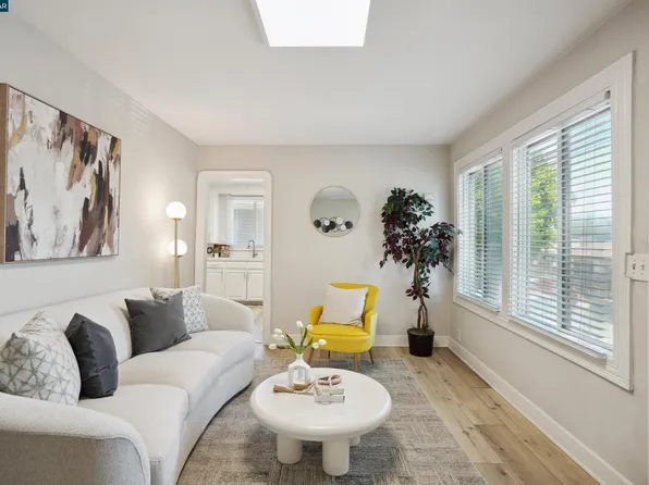 7700 Garfield Ave, Oakland, CA 94605