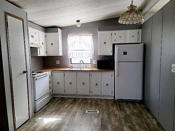 2nd image of 4607 Steamboat Ave #125