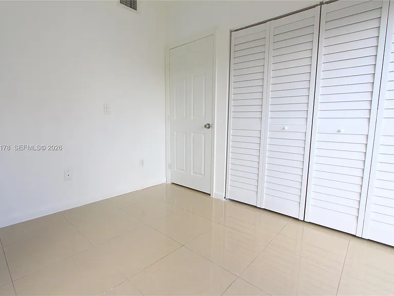 909 SW 15th Ave #4 — Photo 19
