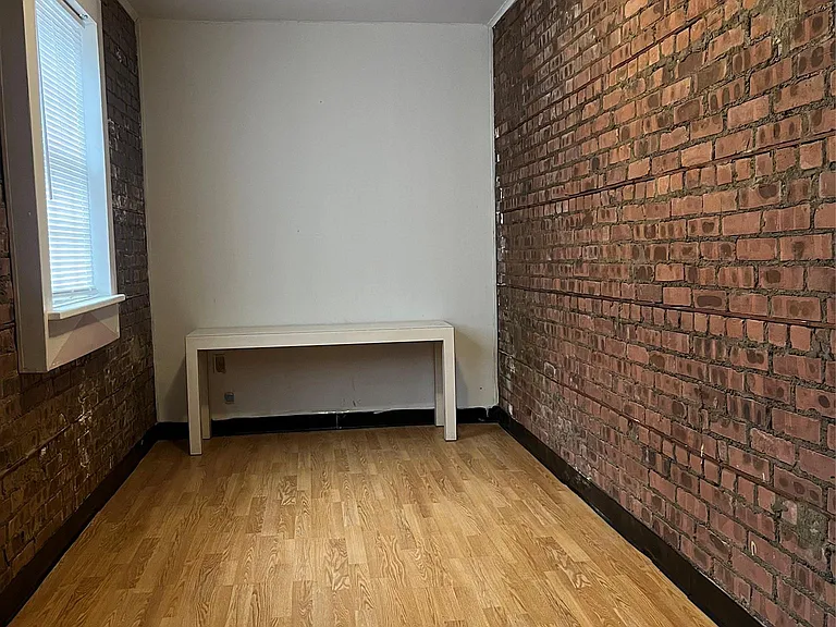 22 E Main St — Photo 11