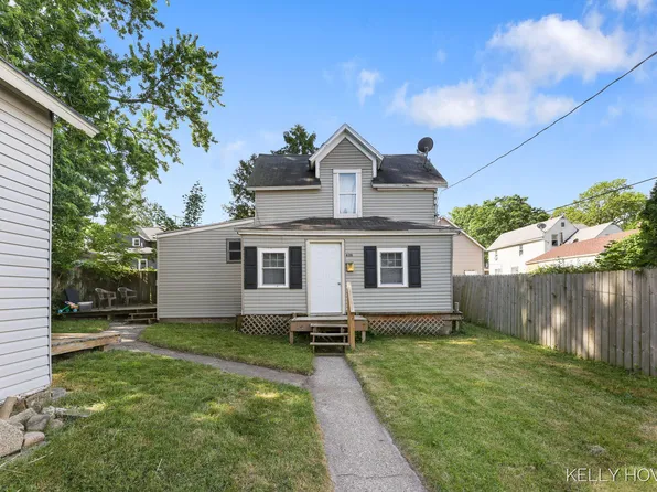 428 Fernando St NE, Grand Rapids, MI 49505