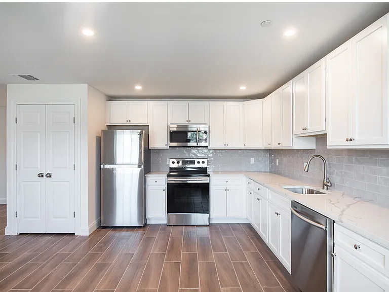 1163 Montauk Hwy #C2 — Photo 6