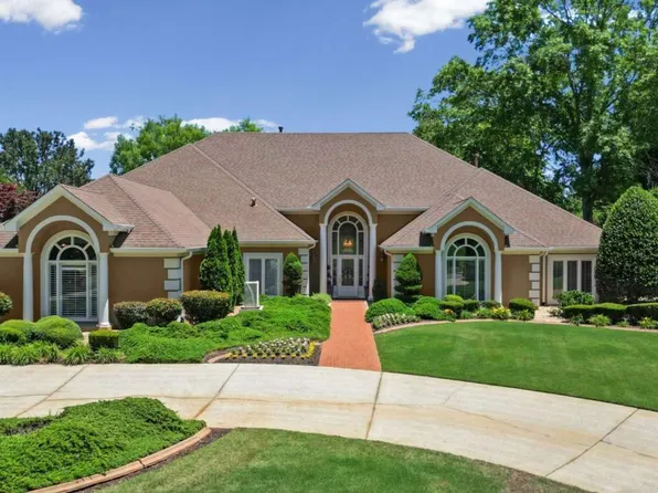 6090 Paddock Ln, Cumming, GA 30040