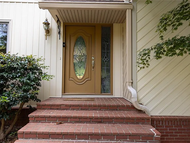 4079 Dunnington Dr — Photo 3