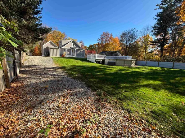 158 E Main Street, Hampstead, NH 03826-2431