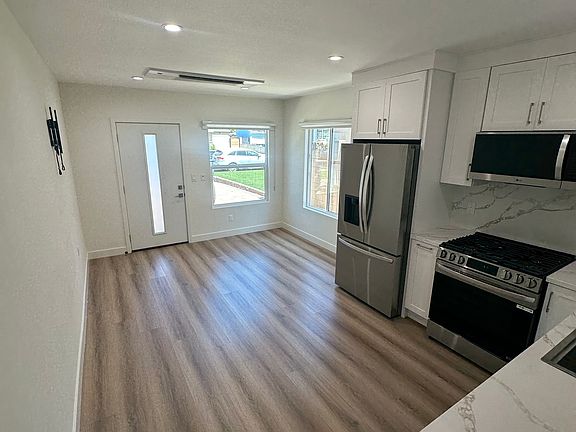5th image of 1445 N Maple St #101