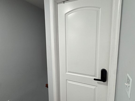 5th image of 1636 N Broadway