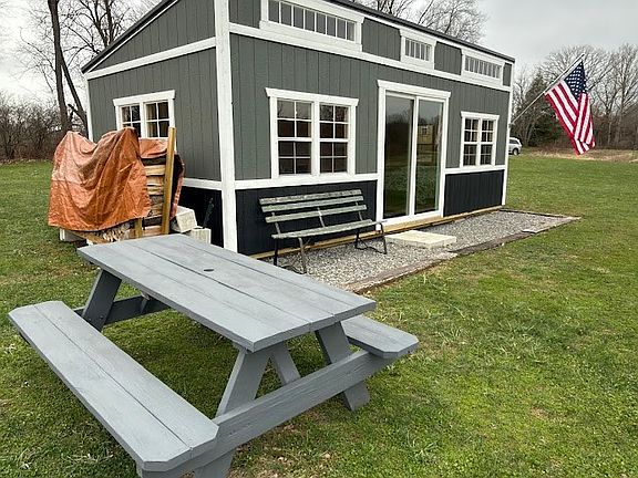 4th image of 798 Deer Creek Rd