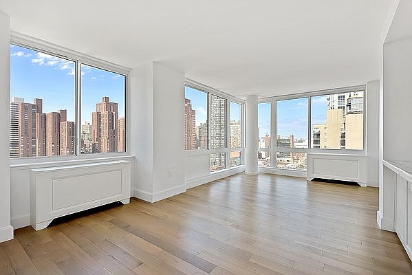 1st image of 389 E 89th St APT 20D