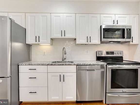 4th image of 6037 Crown Royal Cir
