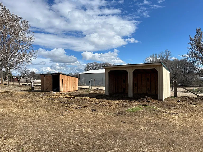 1900 S Powerline Rd — Photo 15
