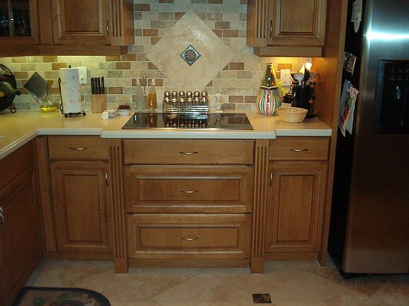 Offset cabinets at Cooktop