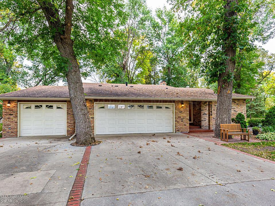 1st image of 7149 Woodland Cir