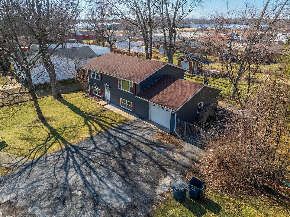 1st image of 215 Crestwood Dr