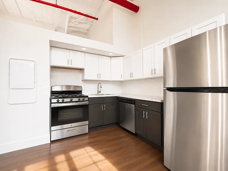 248 McKibben St #1E — Photo 5
