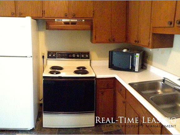 3rd image of 144 13th Ave S APT 4