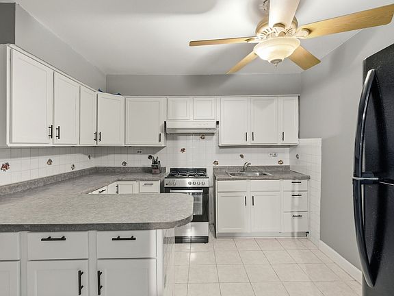 5th image of 8995 Kennedy Dr #206F