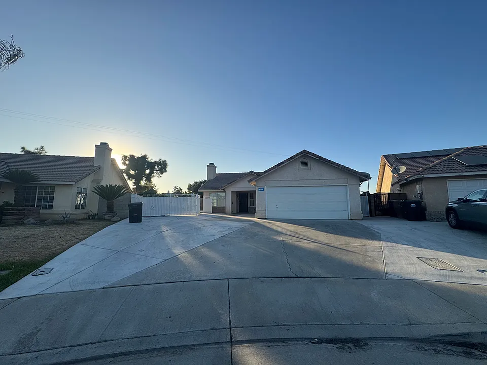 7307 Senalda Ct