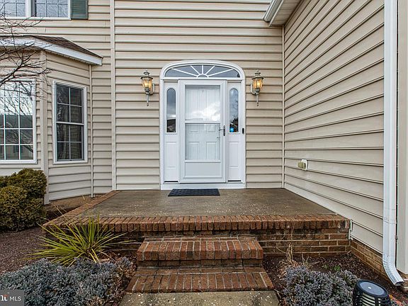 5th image of 139 Mitchlyn Way