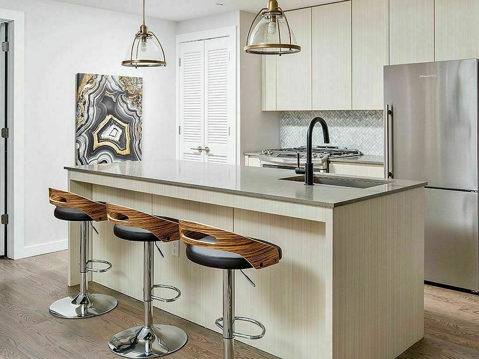 1st image of 125 Parkside Ave #4M