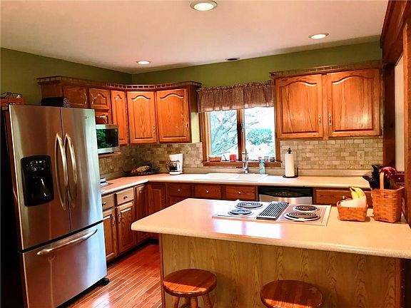 4th image of 3623 Lakewood Dr