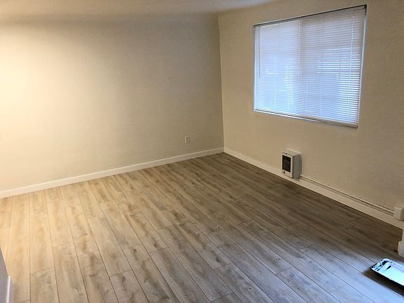 4th image of 325 W 12th Ave APT 6