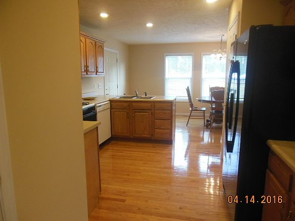 4th image of 2310 Harwood St