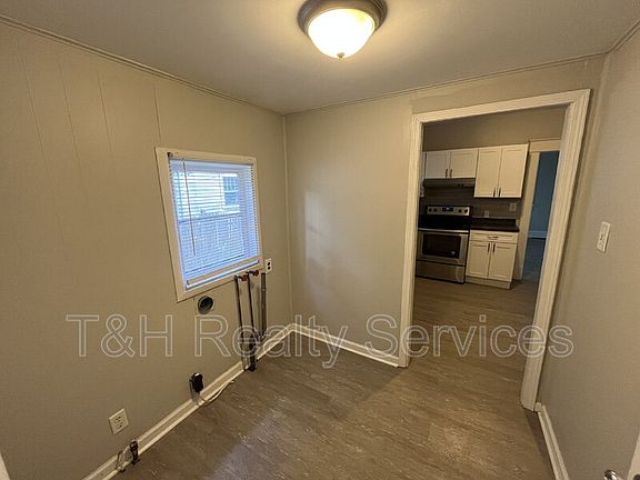5th image of 4069 Graceland Ave