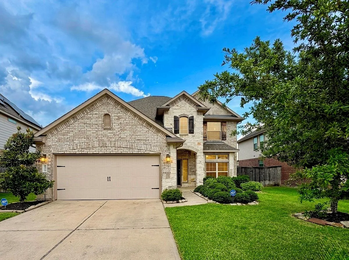 Building Photo - 17518 Cypress Hilltop Way