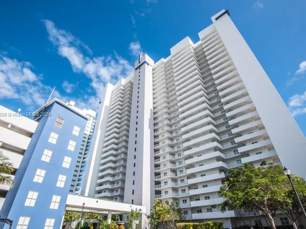 14951 Royal Oaks Ln APT 1009, North Miami, FL 33181