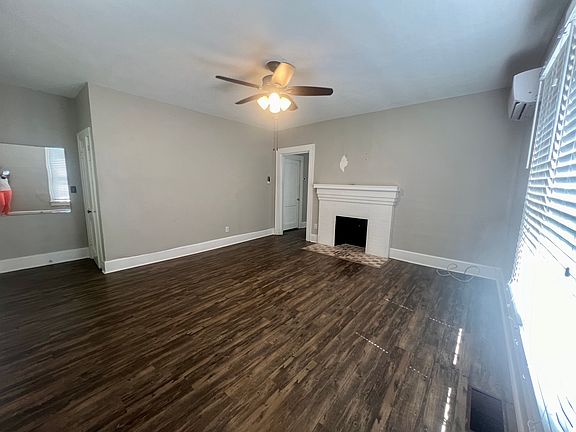 5th image of 125 8th Ave N