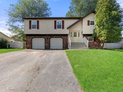 17 Cherry Bend Drive, Howell, NJ, 07731