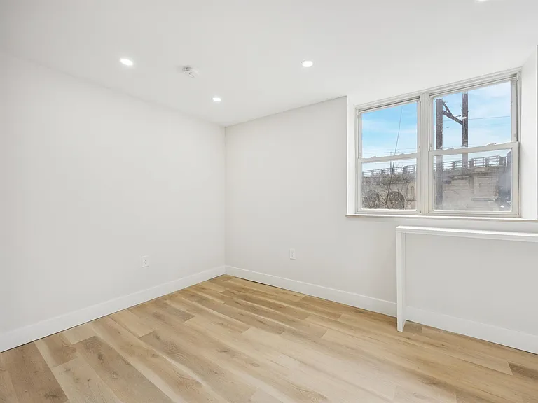 4522 Baker St #3 — Photo 3