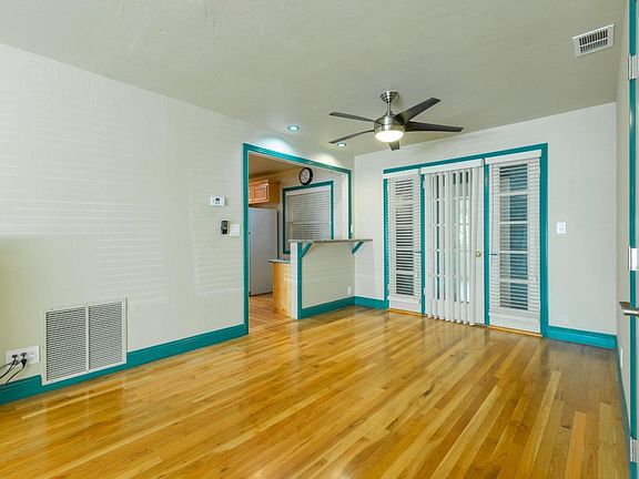 4th image of 689 College Dr