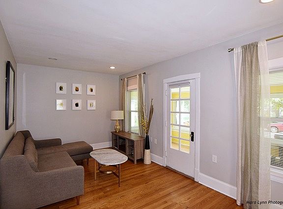 5th image of 1105 S Lombard Ave