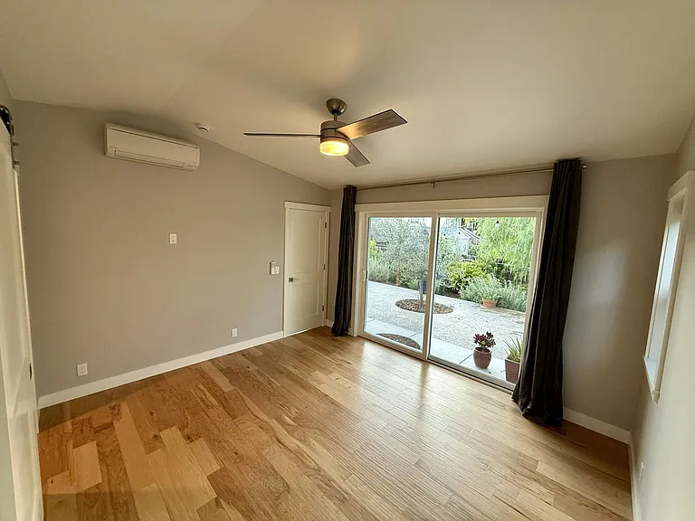 1665 Laurel Ave — Photo 16