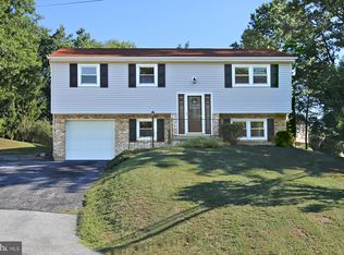 227 Myrtle Dr, Harrisburg, PA 17112