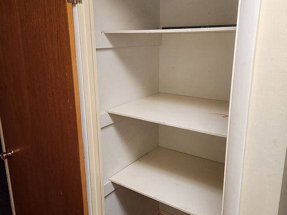 3rd image of 230 E Orange St APT 2