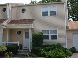 14 Taylor Commons, Yaphank, NY 11980