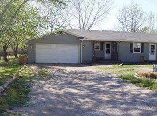 704 N 5th St, Lincoln, KS 67455