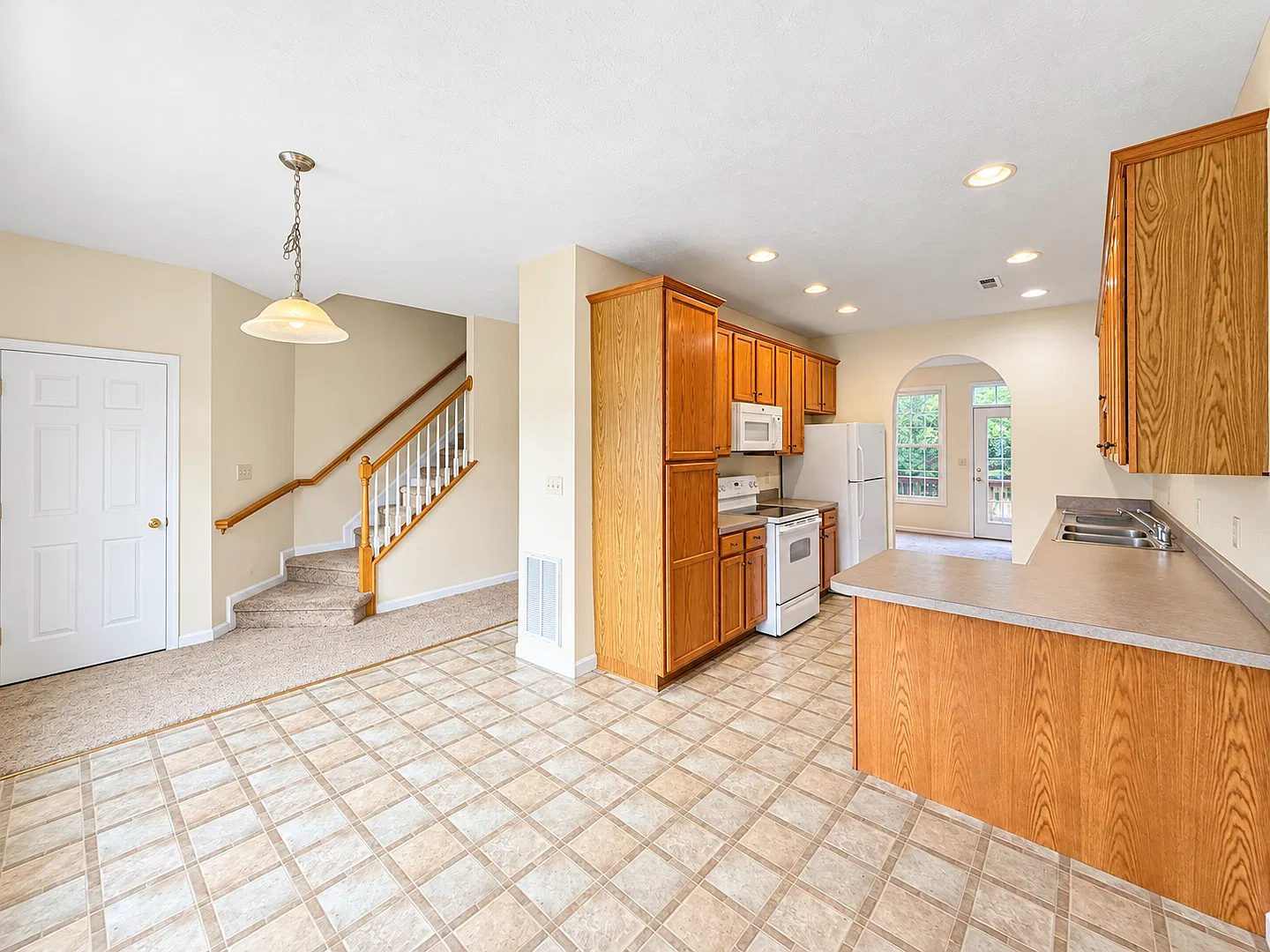 Townhouse for Rent in Taylor Springs — Photo 4